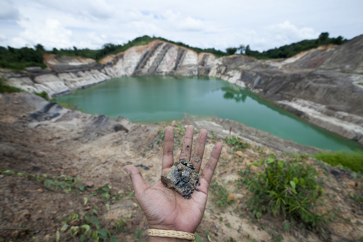 East Kalimantan mining pit from the air - Tessa Toumbourou East Kalimantan mining pit from the air - Tessa Toumbourou