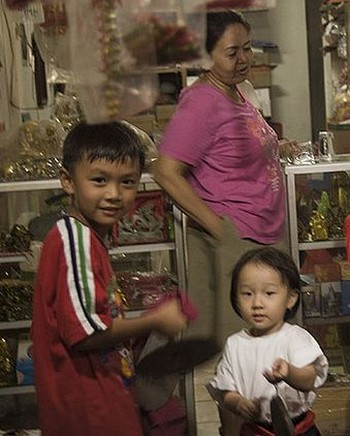 Despite the stereotypes most Indonesian Chinese are not wealthy / Henri Ismail Be rich, stay rich